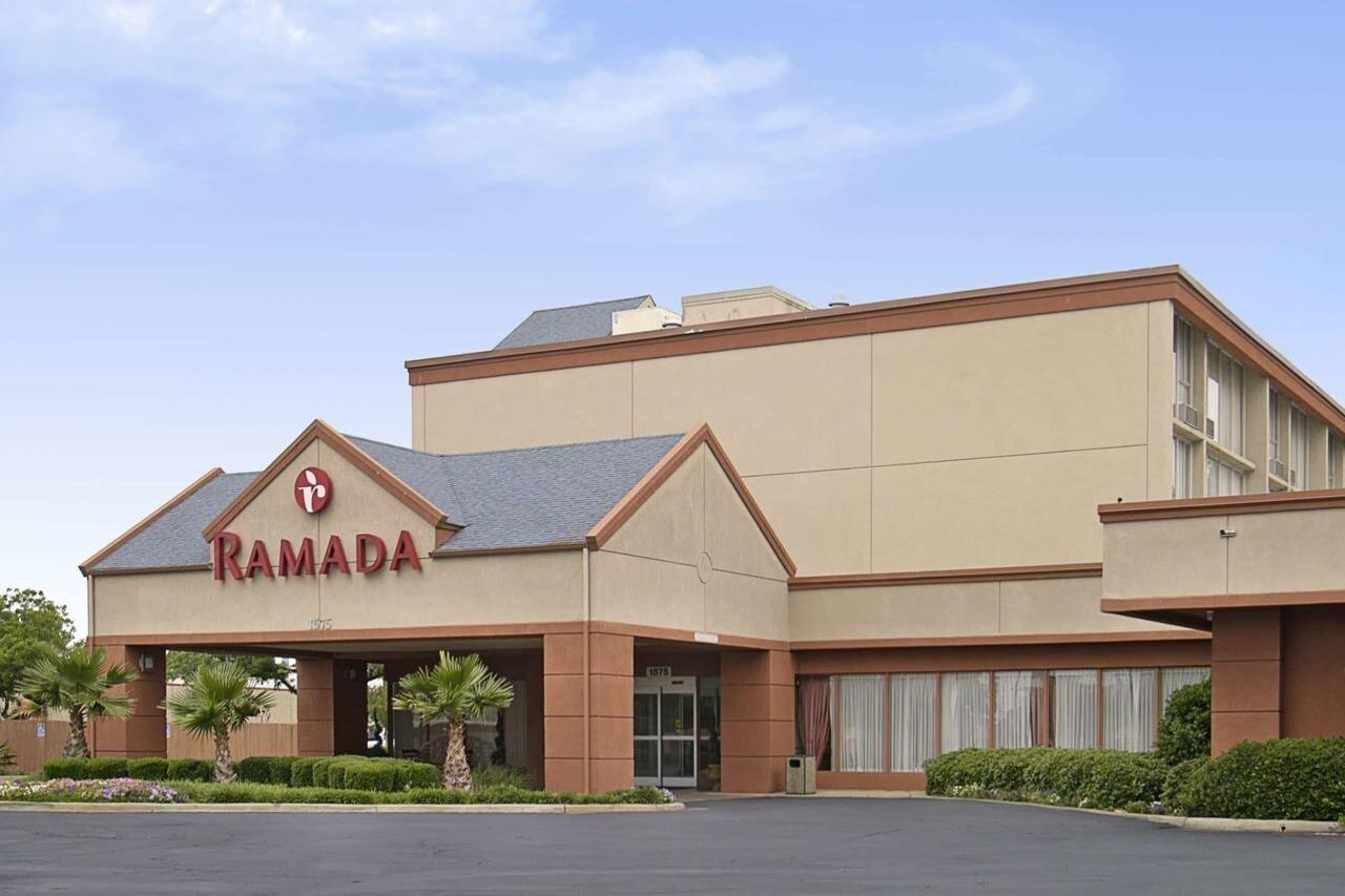Staybridge Suites Dallas Market Ctr Love Field, An Ihg Hotel Екстер'єр фото