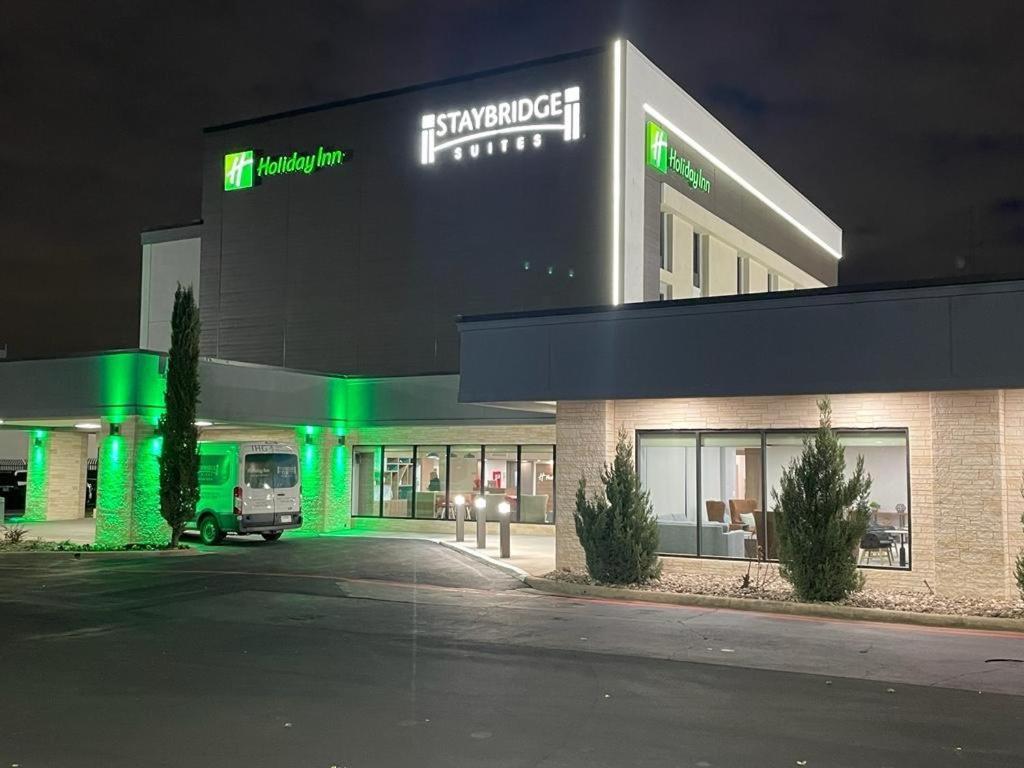Staybridge Suites Dallas Market Ctr Love Field, An Ihg Hotel Екстер'єр фото