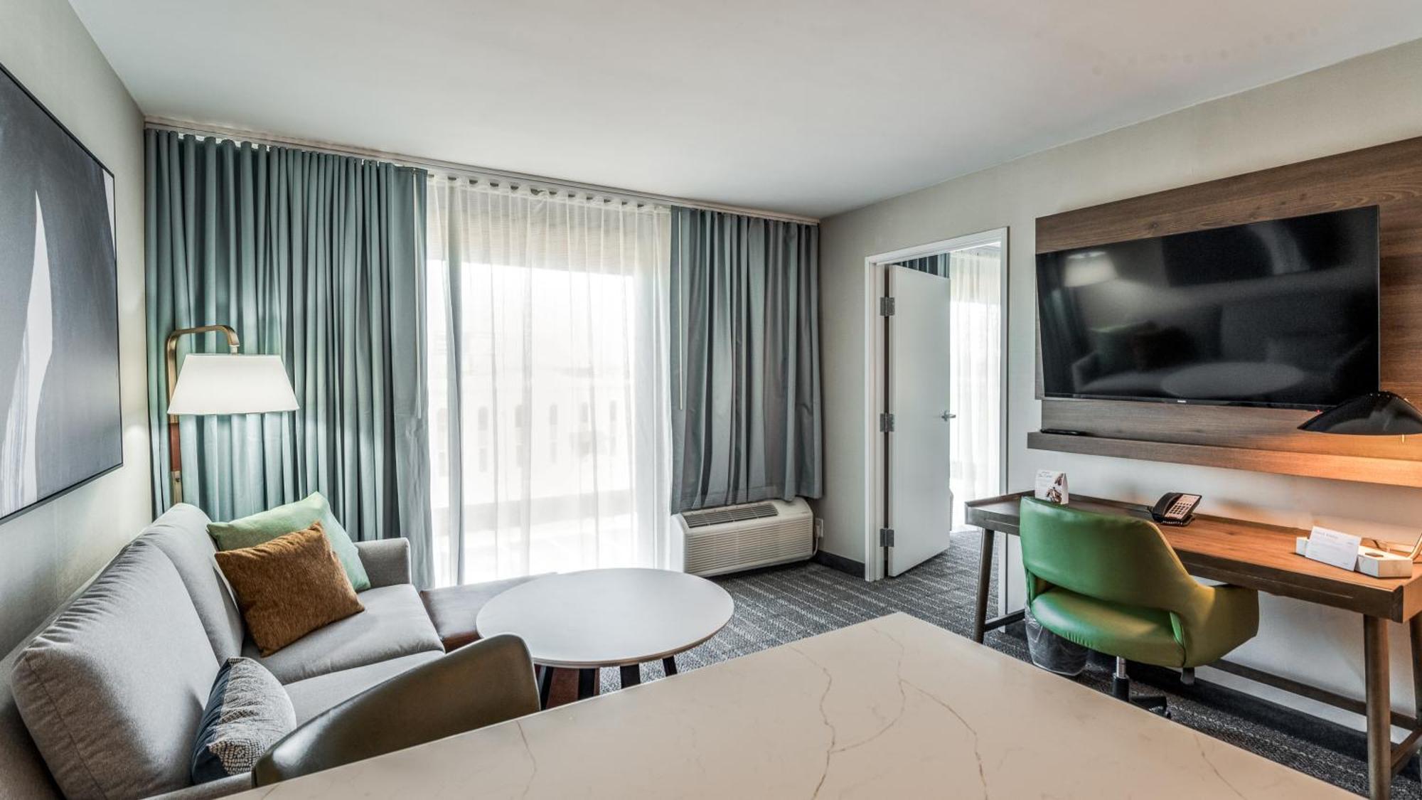 Staybridge Suites Dallas Market Ctr Love Field, An Ihg Hotel Екстер'єр фото