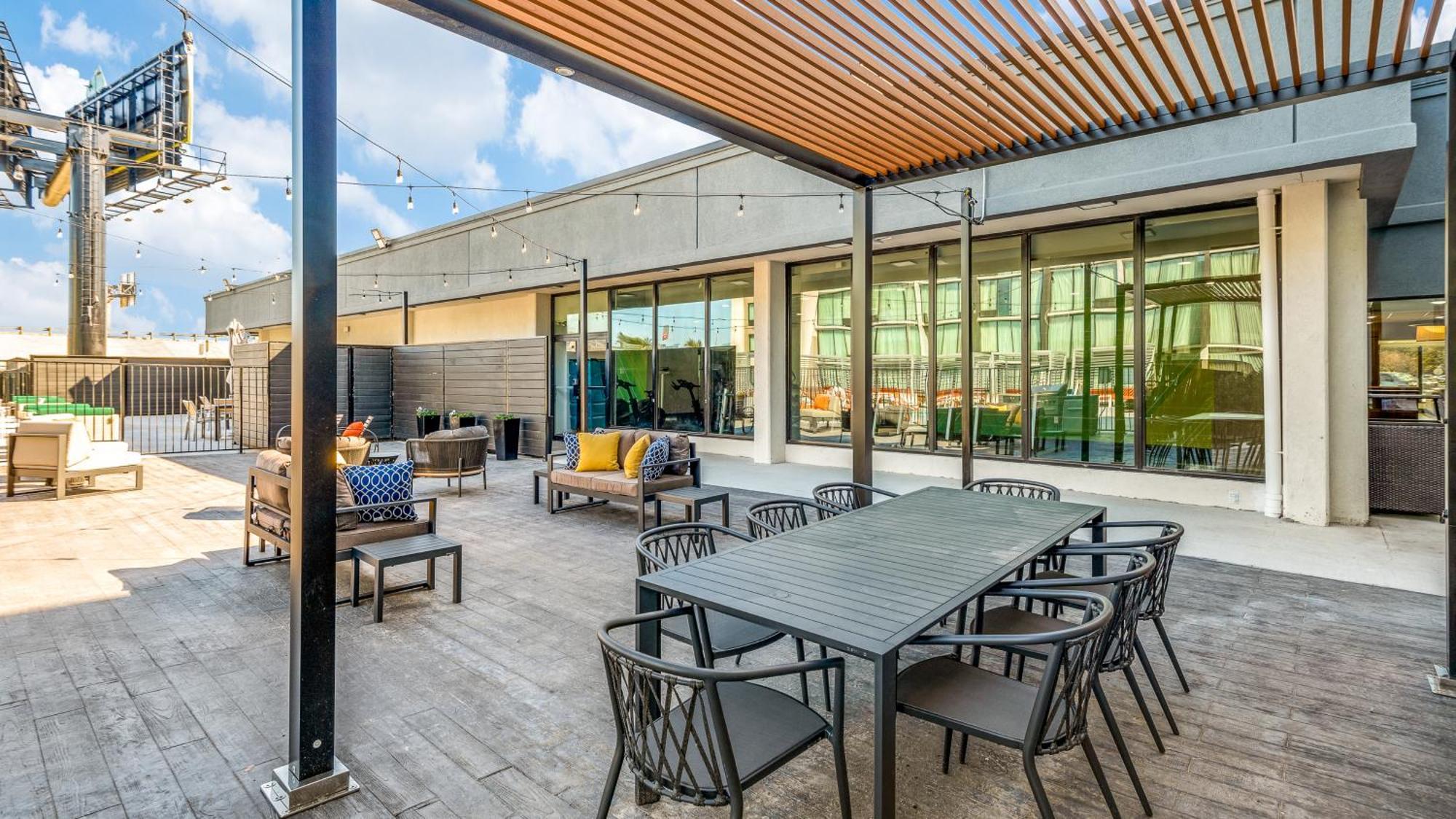 Staybridge Suites Dallas Market Ctr Love Field, An Ihg Hotel Екстер'єр фото