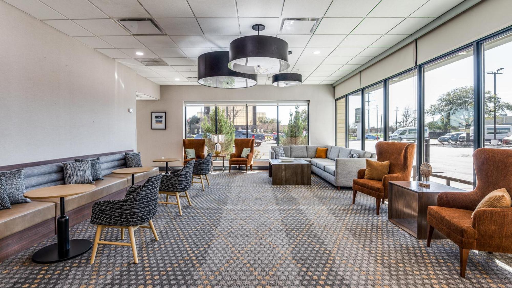 Staybridge Suites Dallas Market Ctr Love Field, An Ihg Hotel Екстер'єр фото