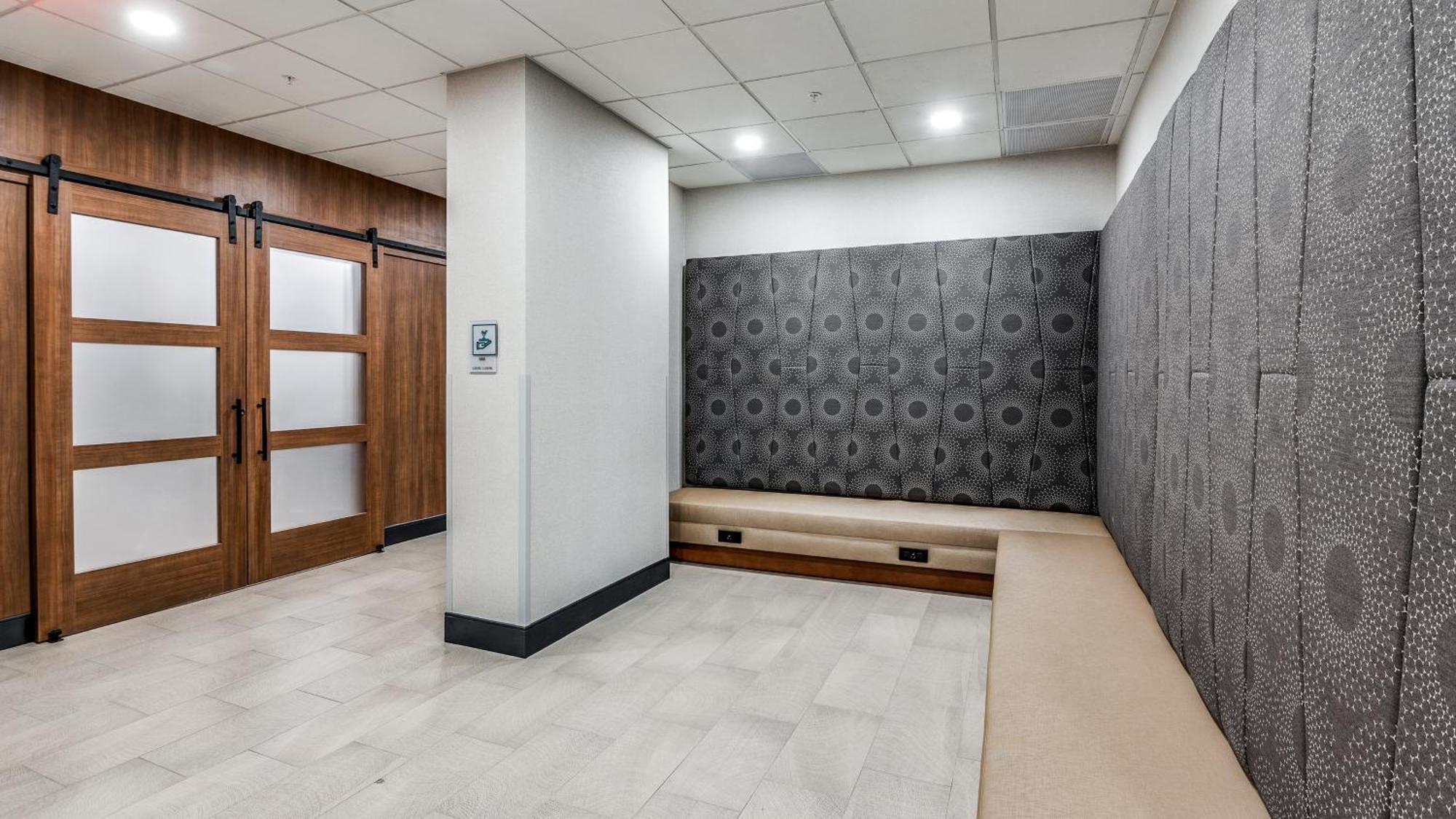Staybridge Suites Dallas Market Ctr Love Field, An Ihg Hotel Екстер'єр фото
