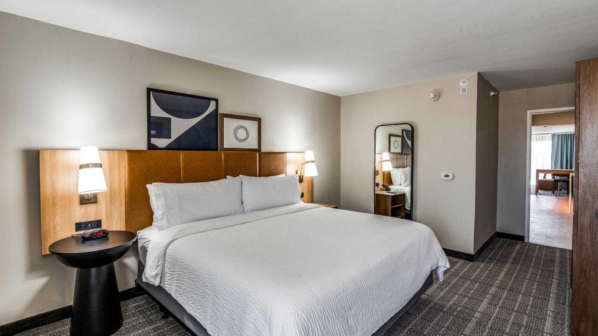 Staybridge Suites Dallas Market Ctr Love Field, An Ihg Hotel Екстер'єр фото